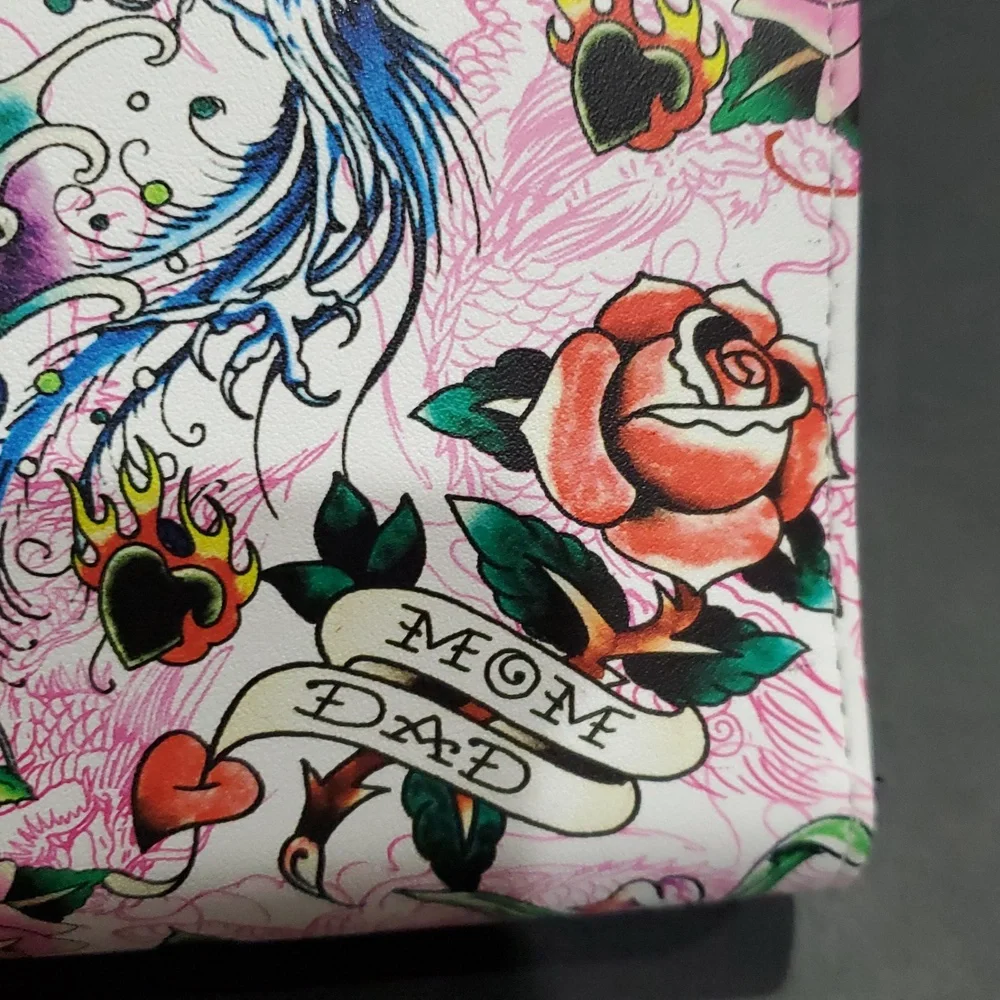 Ed Hardy white iconic Ed Hardy skull print and red roses imagery trifold wallet‎